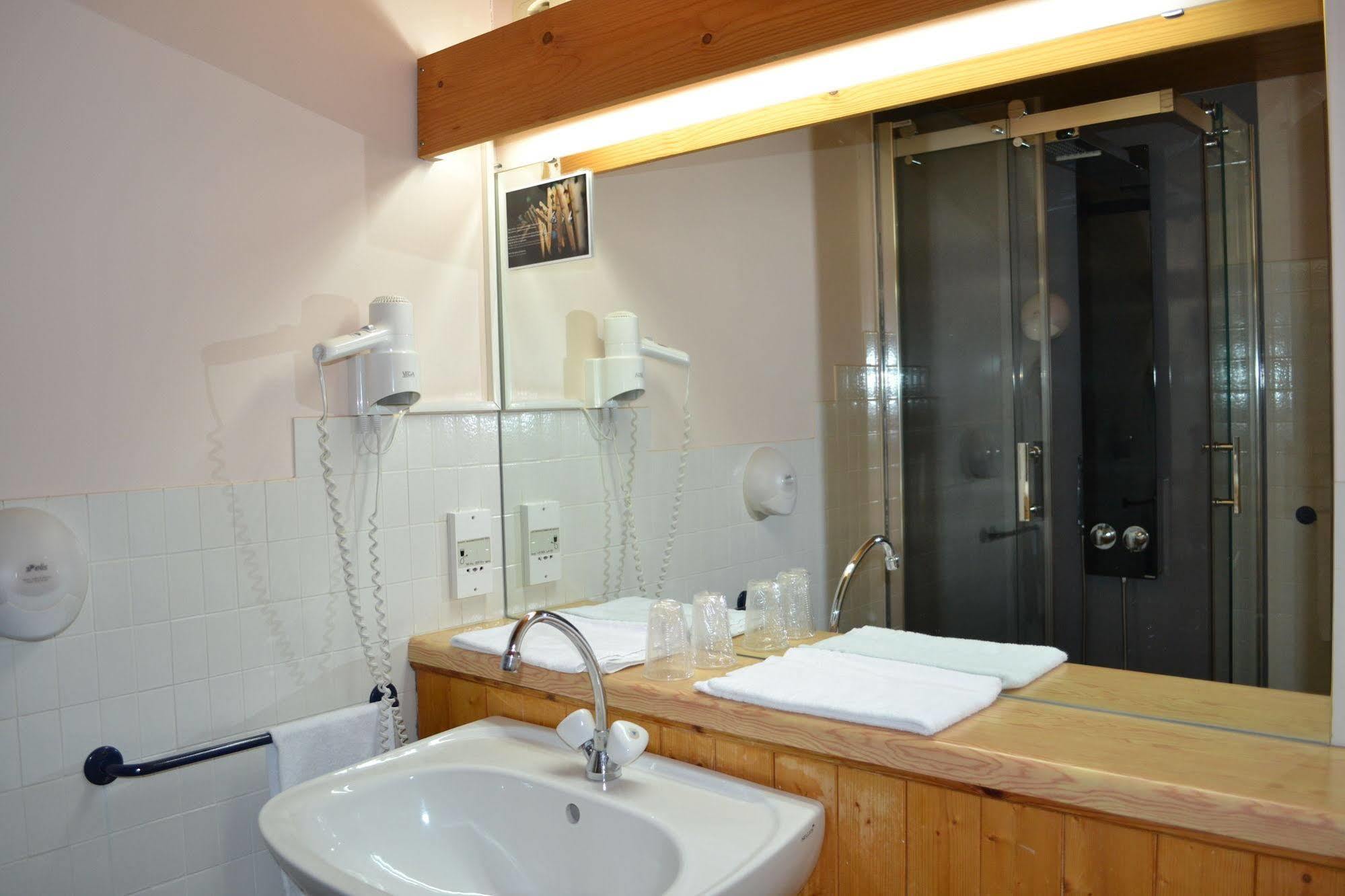Hotel Du Golf Roanne Ngoại thất bức ảnh